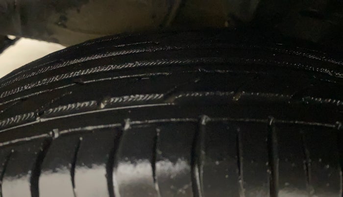 2012 Hyundai i10 MAGNA 1.2, Petrol, Manual, 56,818 km, Left Front Tyre Tread