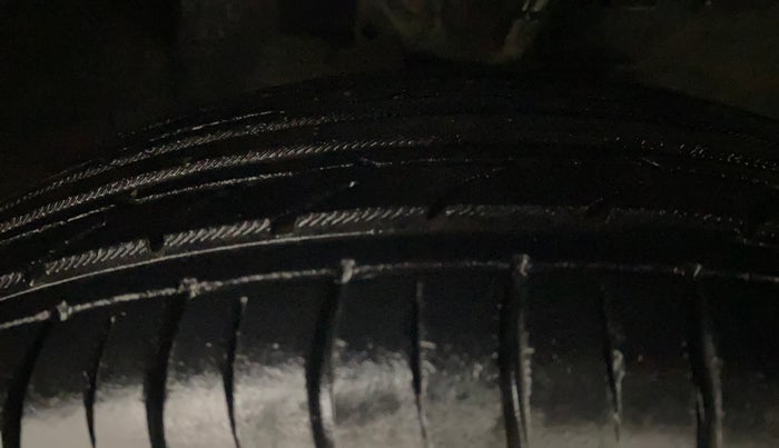 2012 Hyundai i10 MAGNA 1.2, Petrol, Manual, 56,818 km, Right Front Tyre Tread