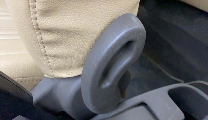 2012 Hyundai i10 MAGNA 1.2, Petrol, Manual, 56,818 km, Driver Side Adjustment Panel