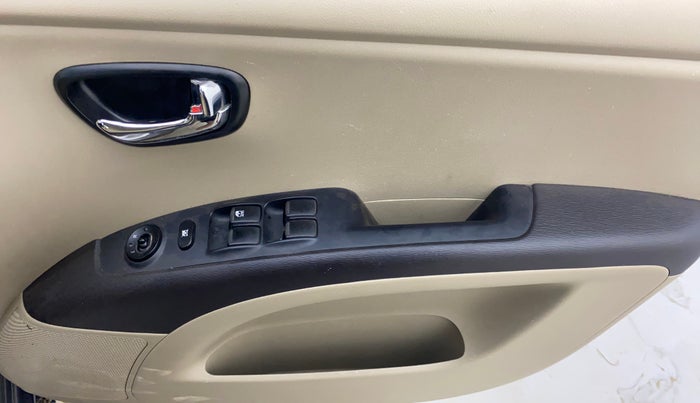 2012 Hyundai i10 MAGNA 1.2, Petrol, Manual, 56,818 km, Driver Side Door Panels Control