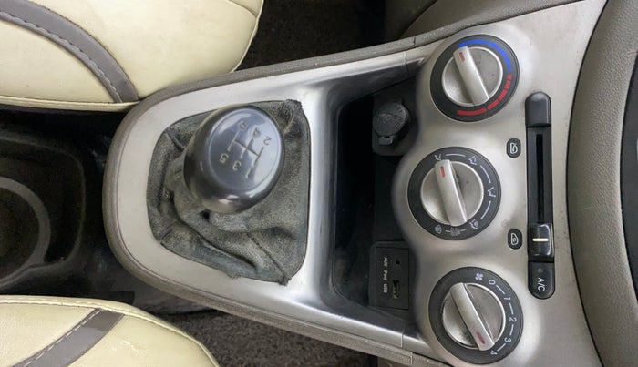 2014 Hyundai i10 SPORTZ 1.1, Petrol, Manual, 82,790 km, Gear Lever