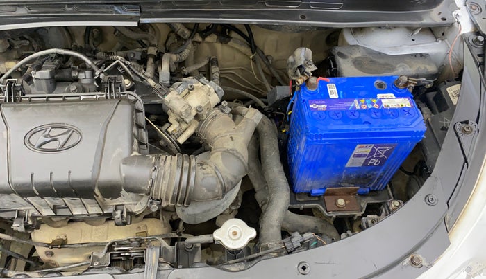 2014 Hyundai i10 SPORTZ 1.1, Petrol, Manual, 82,790 km, Engine View - Left