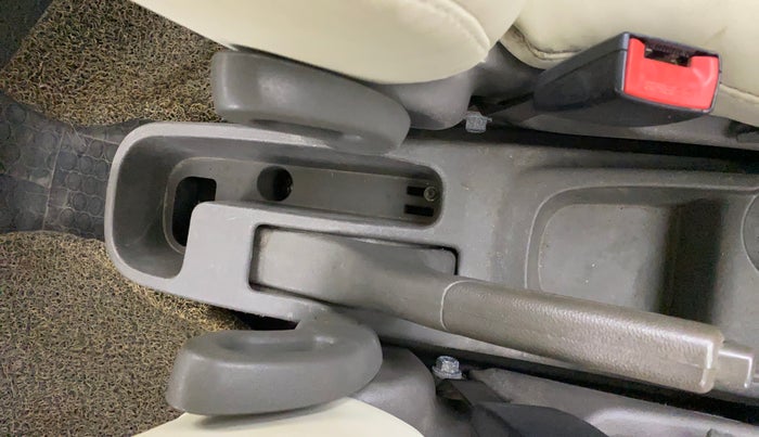 2014 Hyundai i10 SPORTZ 1.1, Petrol, Manual, 82,790 km, Driver Side Adjustment Panel