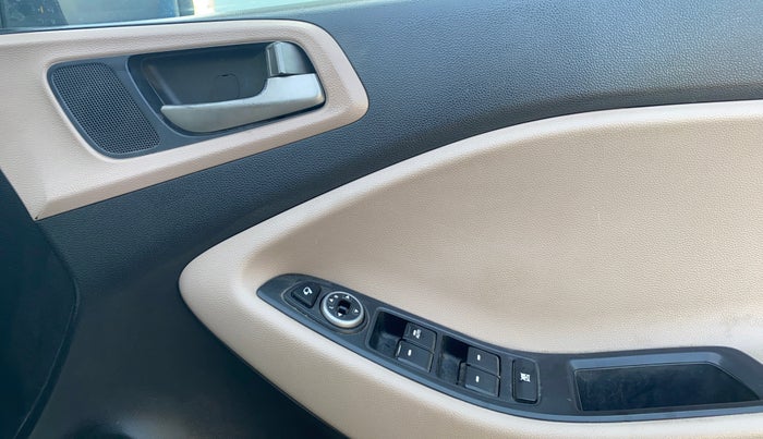 2017 Hyundai Elite i20 ASTA 1.2 (O), Petrol, Manual, 87,263 km, Driver Side Door Panels Control