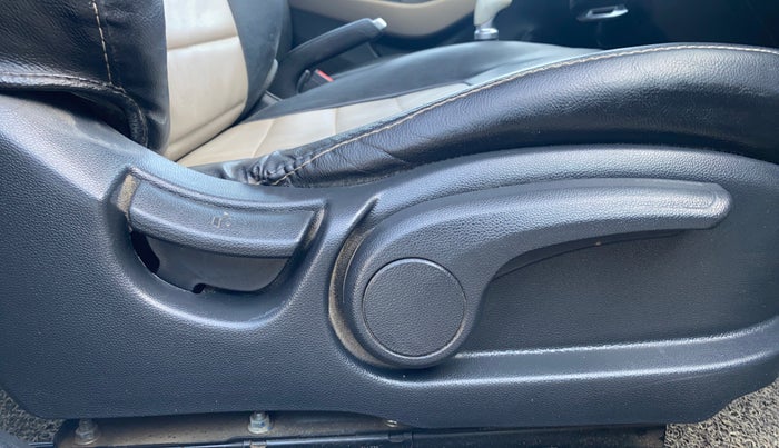 2017 Hyundai Elite i20 ASTA 1.2 (O), Petrol, Manual, 87,263 km, Driver Side Adjustment Panel