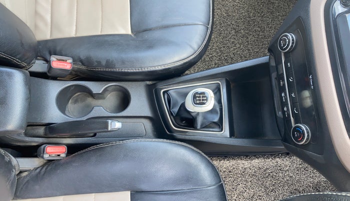 2017 Hyundai Elite i20 ASTA 1.2 (O), Petrol, Manual, 87,263 km, Gear Lever