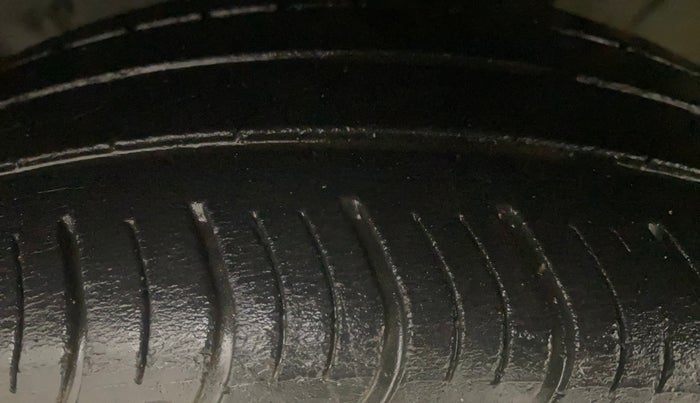 2018 Maruti IGNIS DELTA 1.2 AMT, Petrol, Automatic, 1,00,168 km, Left Front Tyre Tread