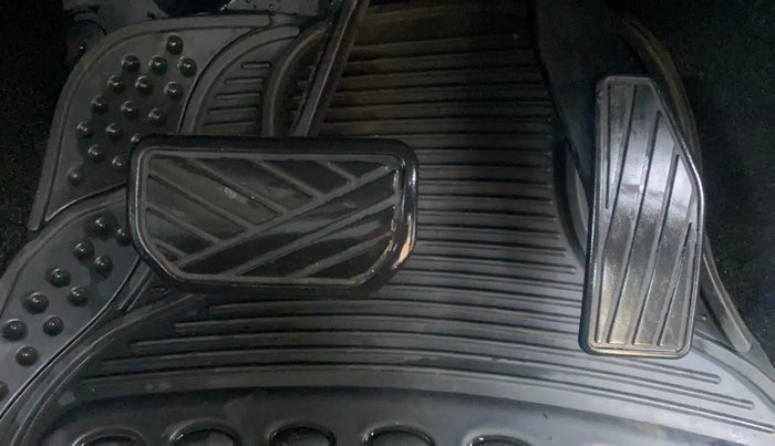 2018 Maruti IGNIS DELTA 1.2 AMT, Petrol, Automatic, 1,00,168 km, Pedals