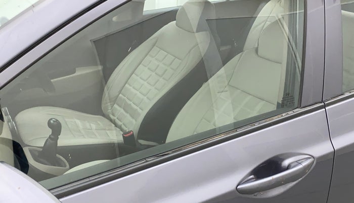 2018 Hyundai Grand i10 MAGNA 1.2 KAPPA VTVT, Petrol, Manual, 42,626 km, Front passenger door - Weather strip has minor damage