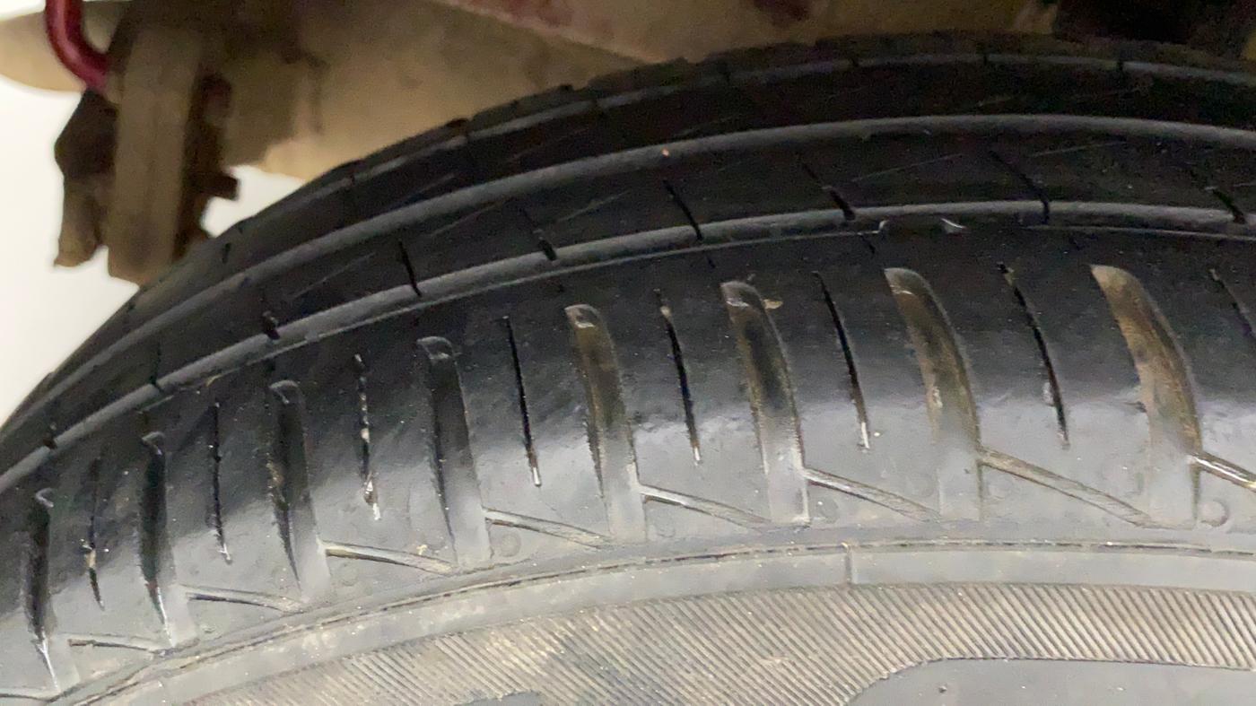 2020 Hyundai NEW SANTRO MAGNA EXECUTIVE CNG, CNG, Manual, 32,807 km, Right Rear Tyre Tread