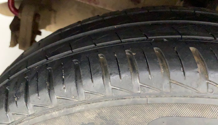 2020 Hyundai NEW SANTRO MAGNA EXECUTIVE CNG, CNG, Manual, 32,807 km, Right Rear Tyre Tread