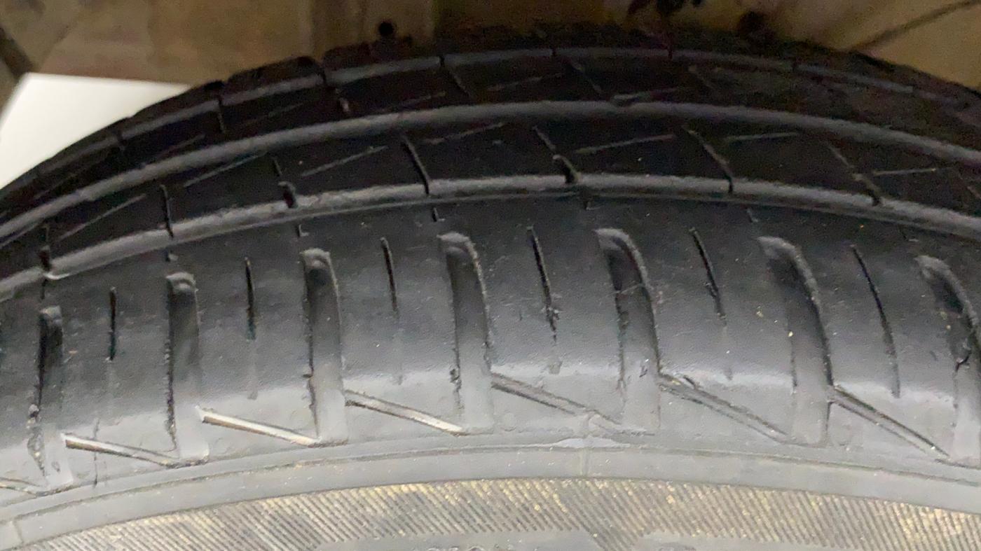 2020 Hyundai NEW SANTRO MAGNA EXECUTIVE CNG, CNG, Manual, 32,807 km, Left Front Tyre Tread