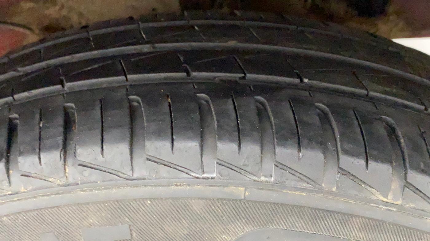 2020 Hyundai NEW SANTRO MAGNA EXECUTIVE CNG, CNG, Manual, 32,807 km, Left Rear Tyre Tread
