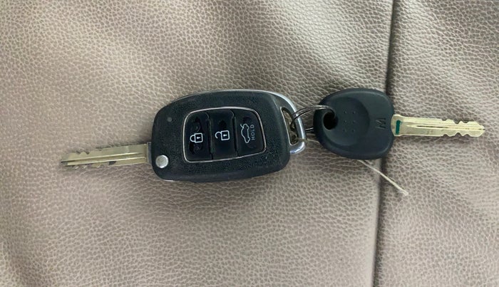 2019 Hyundai Xcent SX 1.2, Petrol, Manual, 7,339 km, Key Close Up