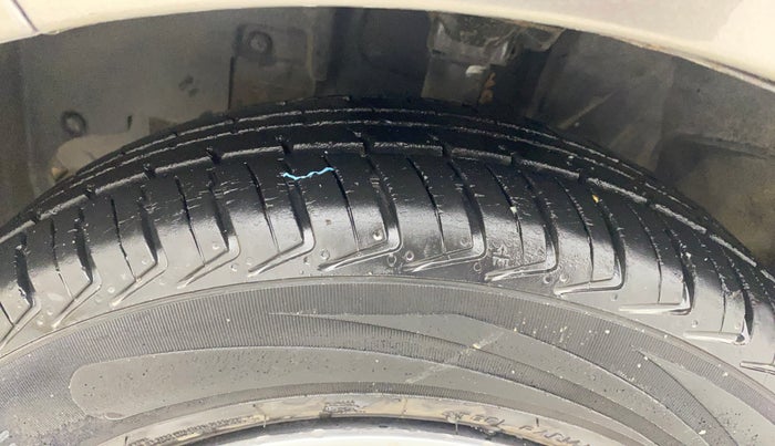 2017 Datsun Redi Go T (O), Petrol, Manual, 33,632 km, Left Front Tyre Tread