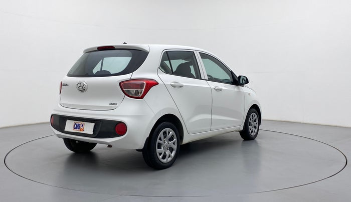 2017 Hyundai Grand i10 MAGNA 1.2 KAPPA VTVT, Petrol, Manual, 33,005 km, Right Back Diagonal