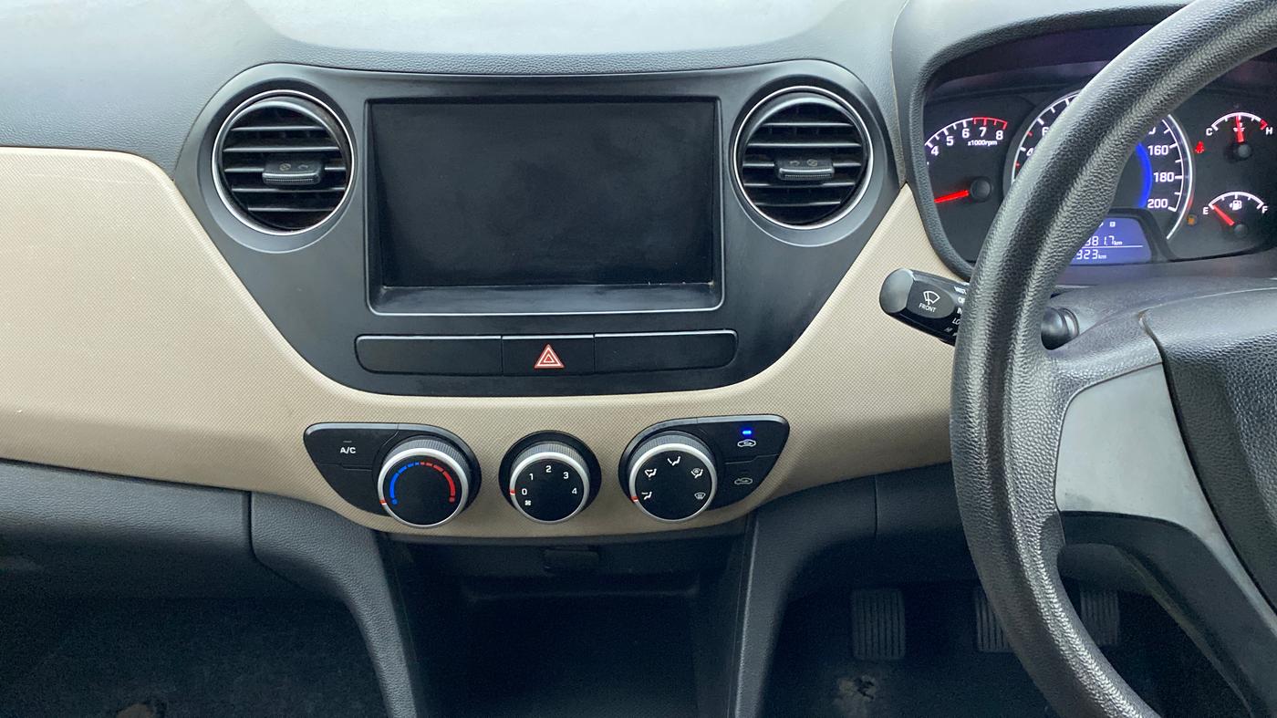 2017 Hyundai Grand i10 MAGNA 1.2 KAPPA VTVT, Petrol, Manual, 33,005 km, Air Conditioner