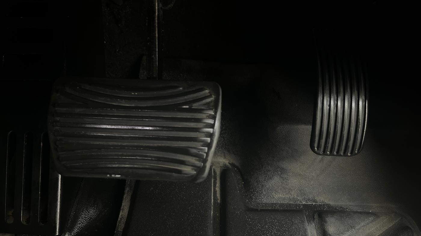 2022 Mahindra Thar LX PETROL HT 4WD AT, Petrol, Automatic, 67,152 km, Pedals