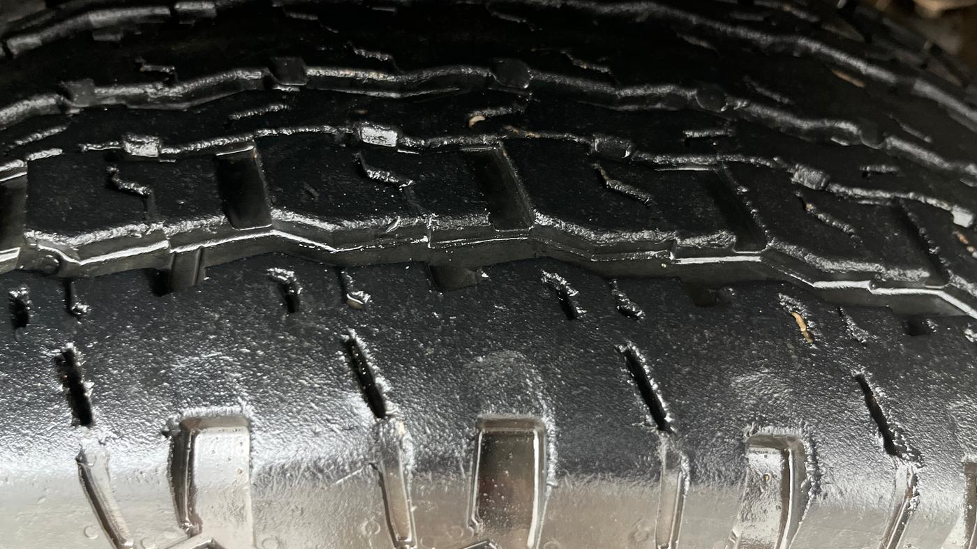 2022 Mahindra Thar LX PETROL HT 4WD AT, Petrol, Automatic, 67,152 km, Right Front Tyre Tread