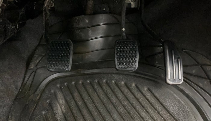 2014 Maruti Alto K10 LXI, Petrol, Manual, 53,665 km, Pedals