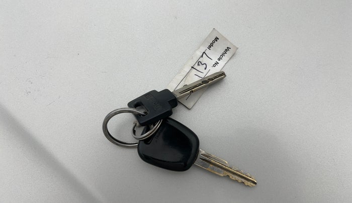 2014 Maruti Alto K10 LXI, Petrol, Manual, 53,665 km, Key Close Up