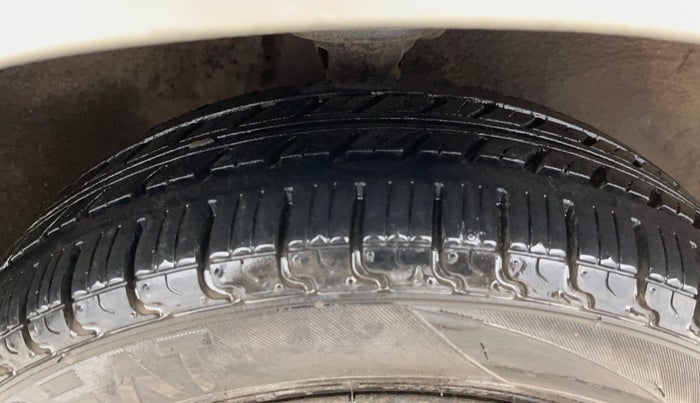 2014 Maruti Alto K10 LXI, Petrol, Manual, 53,665 km, Right Front Tyre Tread