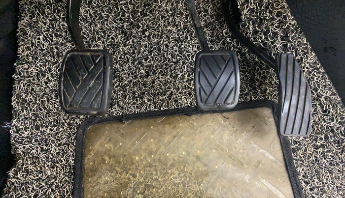 2018 Maruti Wagon R 1.0 VXI, CNG, Manual, 67,671 km, Pedals