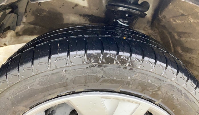 2018 Maruti Wagon R 1.0 VXI, CNG, Manual, 67,671 km, Left Front Tyre Tread