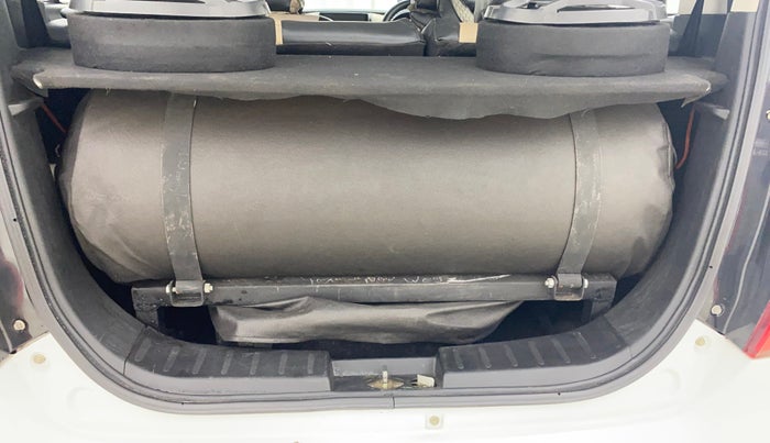 2018 Maruti Wagon R 1.0 VXI, CNG, Manual, 67,671 km, Boot Inside