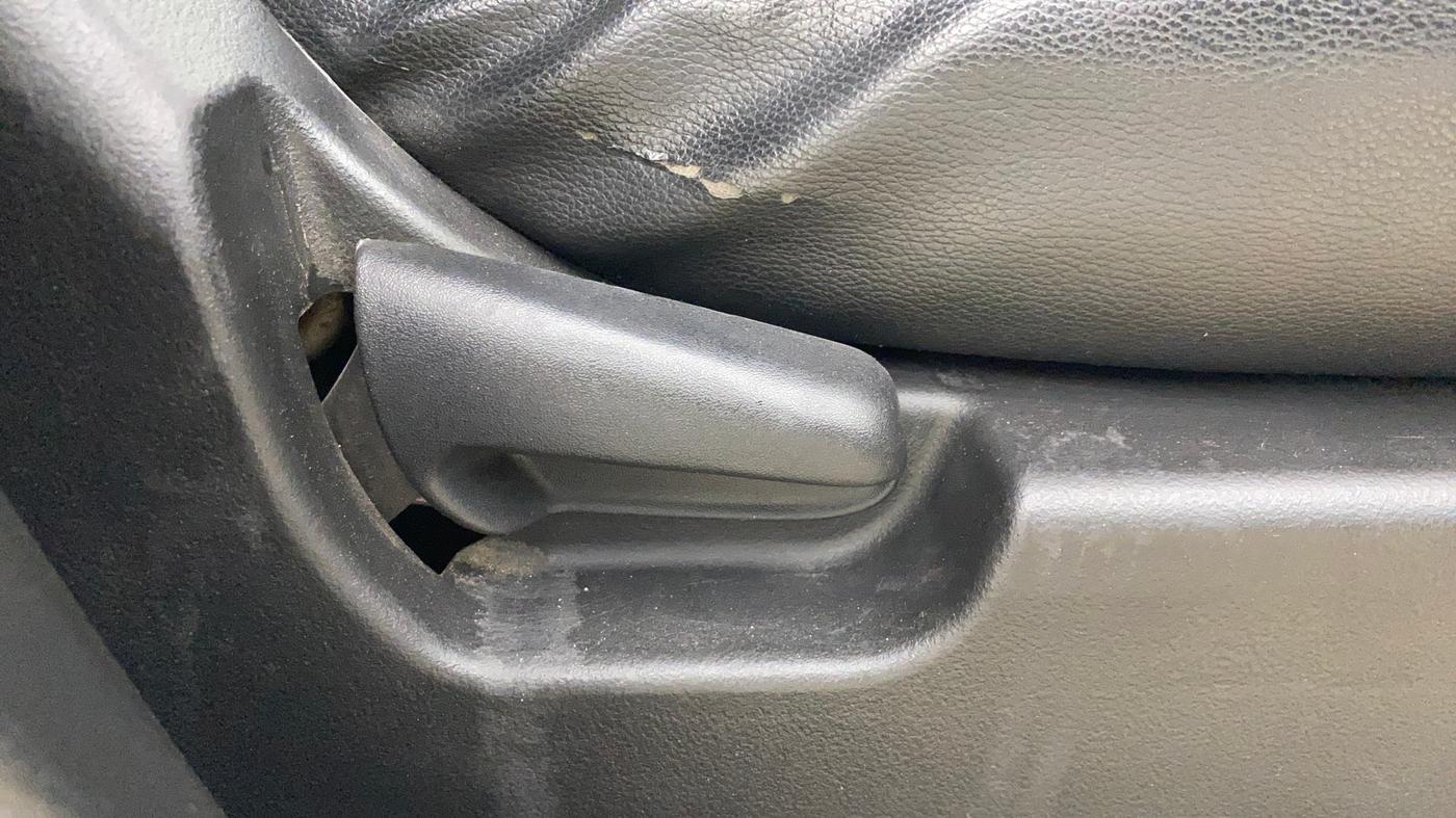 2018 Maruti Wagon R 1.0 VXI, CNG, Manual, 67,671 km, Driver Side Adjustment Panel