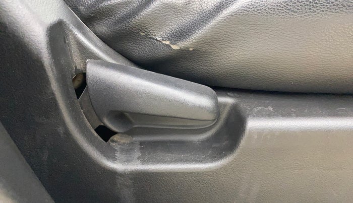 2018 Maruti Wagon R 1.0 VXI, CNG, Manual, 67,671 km, Driver Side Adjustment Panel