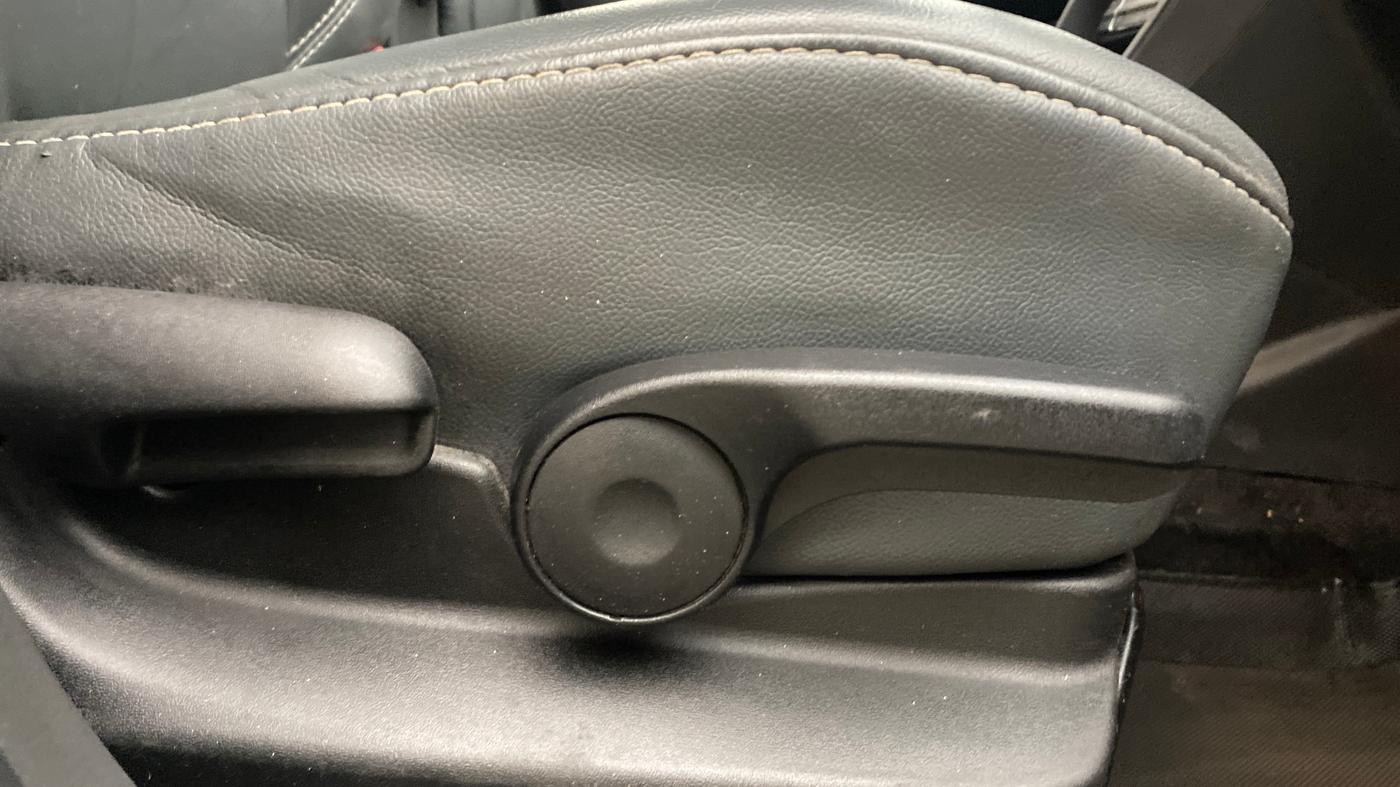 2016 Maruti Vitara Brezza ZDI PLUS, Diesel, Manual, 95,612 km, Driver Side Adjustment Panel