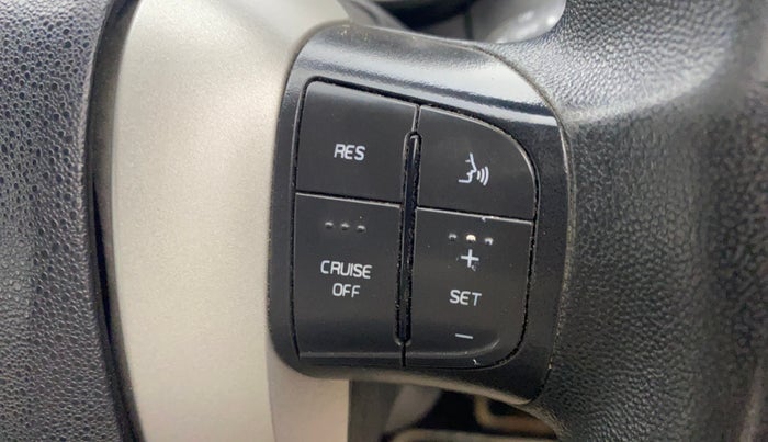 2015 Mahindra XUV500 W6, Diesel, Manual, 1,24,192 km, Adaptive Cruise Control