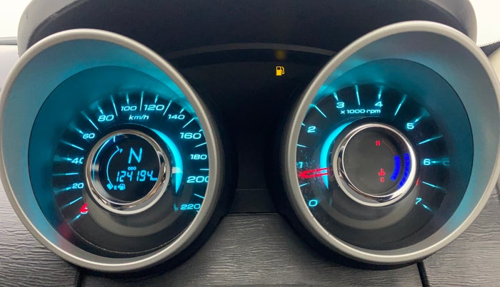 2015 Mahindra XUV500 W6, Diesel, Manual, 1,24,192 km, Odometer Image
