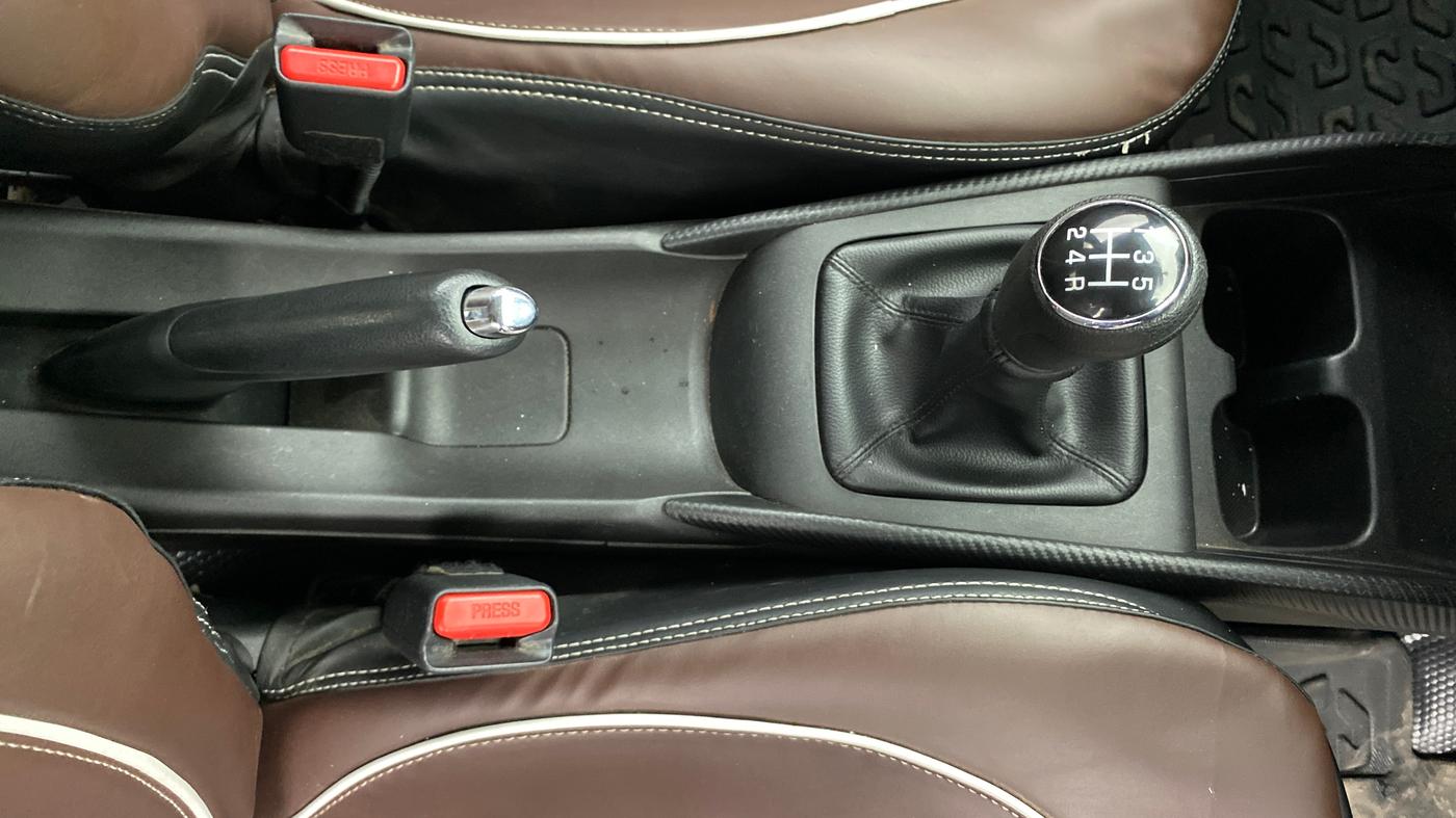 2024 Maruti FRONX DELTA PLUS 1.2MT, Petrol, Manual, 19,038 km, Gear Lever