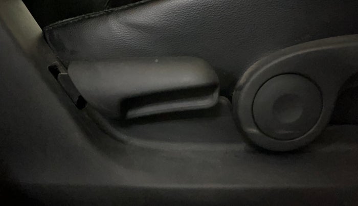 2017 Maruti Ciaz S 1.4 MT PETROL, CNG, Manual, 61,230 km, Driver Side Adjustment Panel