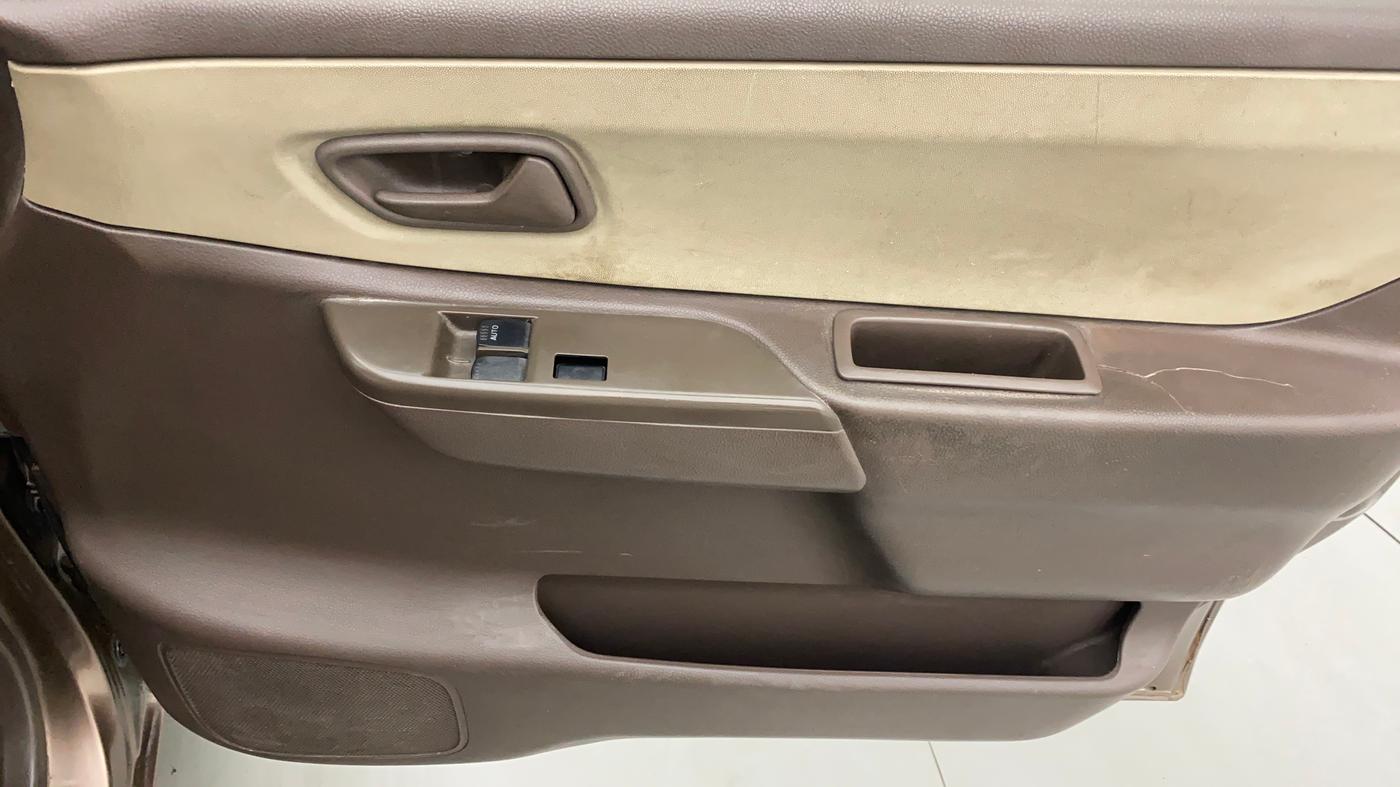 2010 Maruti Zen Estilo LXI, Petrol, Manual, 41,115 km, Driver Side Door Panels Control