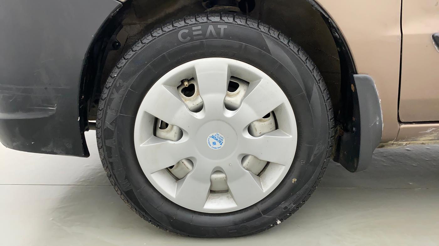 2010 Maruti Zen Estilo LXI, Petrol, Manual, 41,115 km, Left Front Wheel