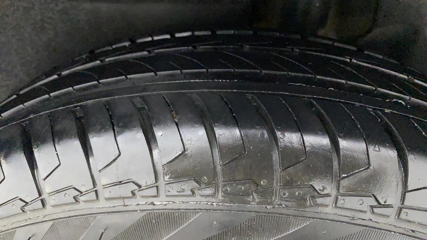 2022 Maruti Dzire VXI AMT, Petrol, Automatic, 7,524 km, Left Rear Tyre Tread