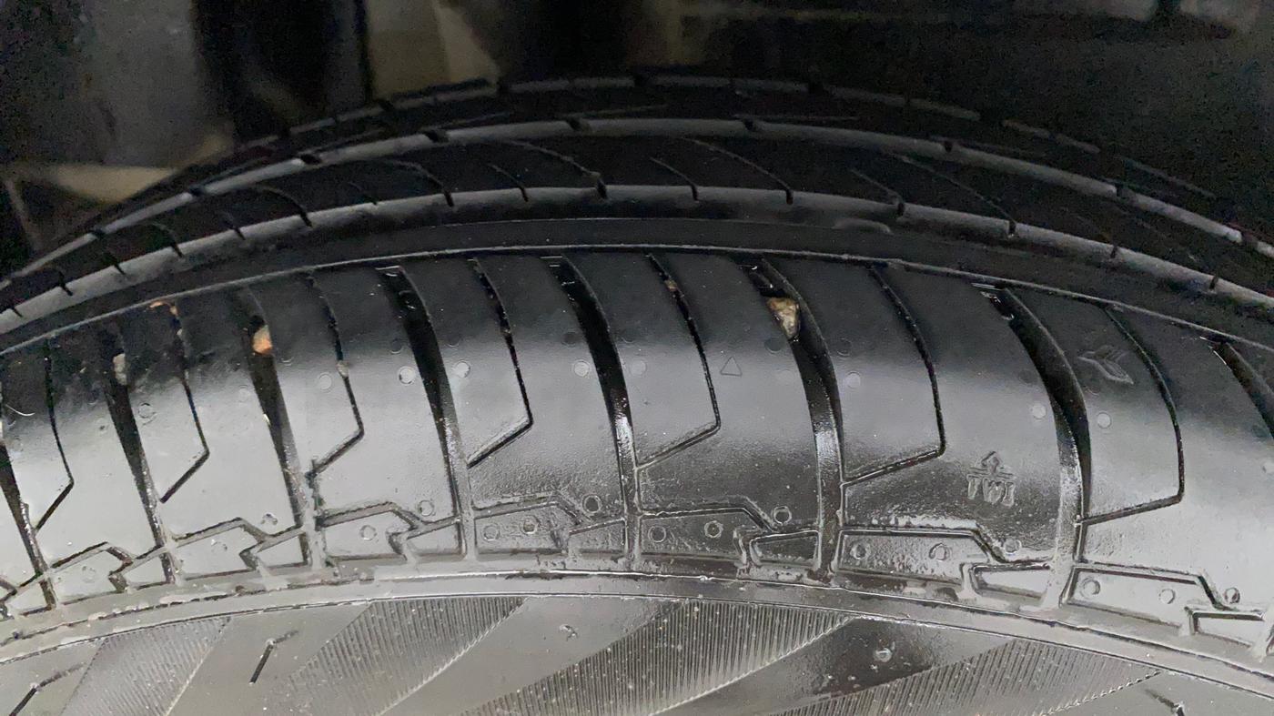 2022 Maruti Dzire VXI AMT, Petrol, Automatic, 7,524 km, Right Rear Tyre Tread