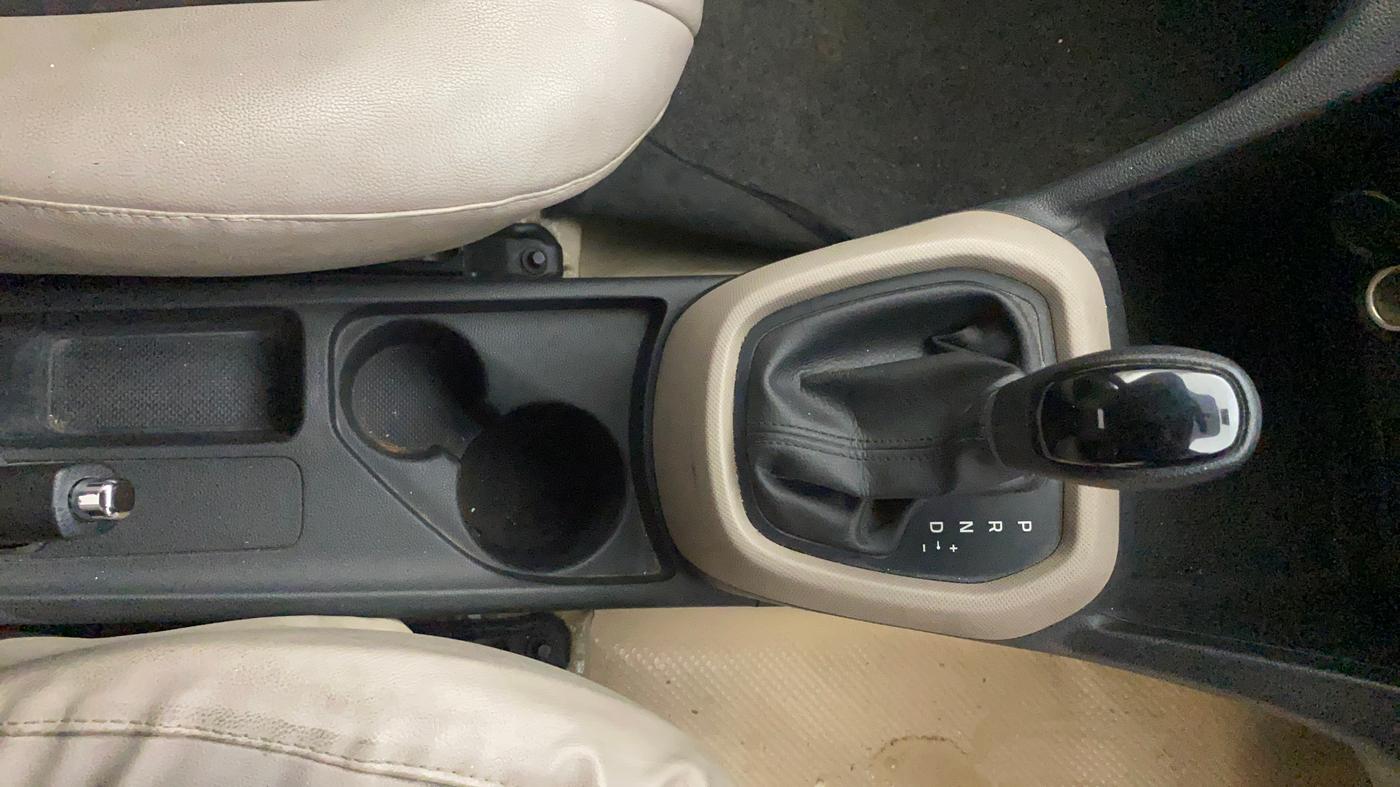 2016 Hyundai Grand i10 ASTA AT 1.2 KAPPA VTVT, Petrol, Automatic, 96,266 km, Gear Lever