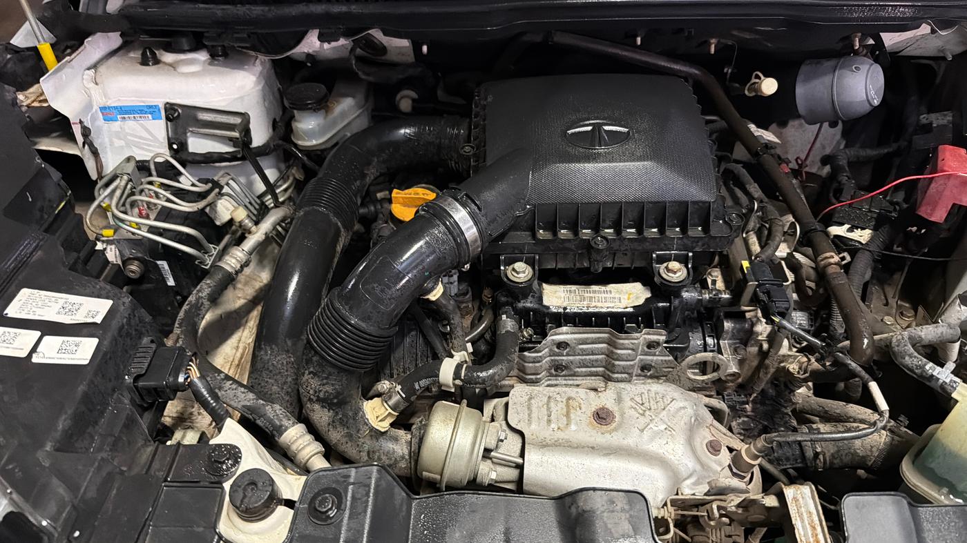 2023 Tata NEXON XE PETROL, Petrol, Manual, 25,429 km, Engine View - Right