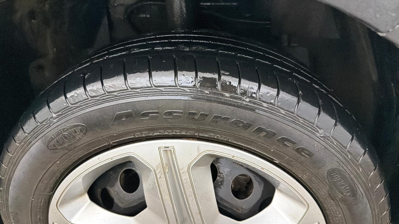 2023 Tata NEXON XE PETROL, Petrol, Manual, 25,429 km, Right Front Tyre Tread
