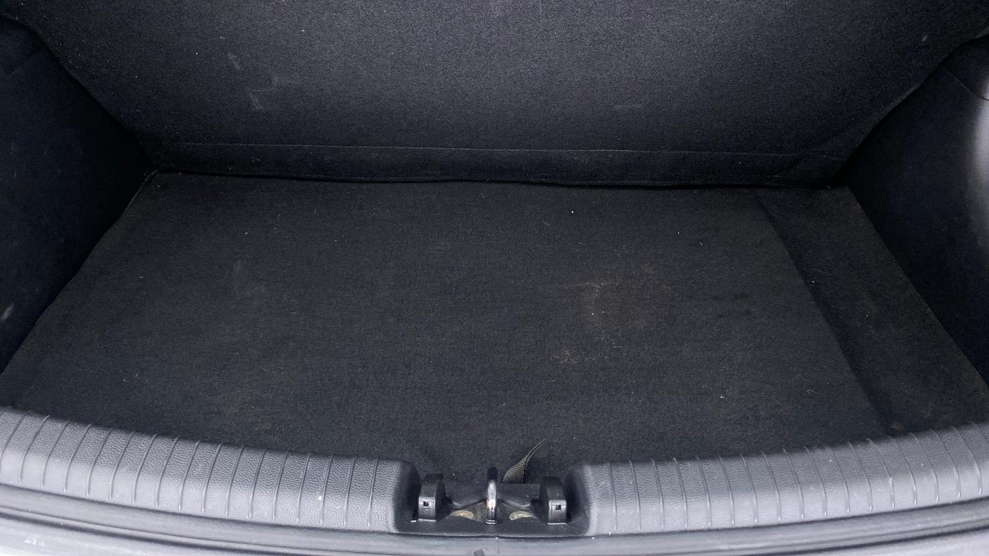 2016 Hyundai Grand i10 SPORTZ 1.2 KAPPA VTVT, Petrol, Manual, 37,442 km, Boot Inside
