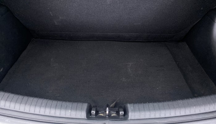 2016 Hyundai Grand i10 SPORTZ 1.2 KAPPA VTVT, Petrol, Manual, 37,442 km, Boot Inside