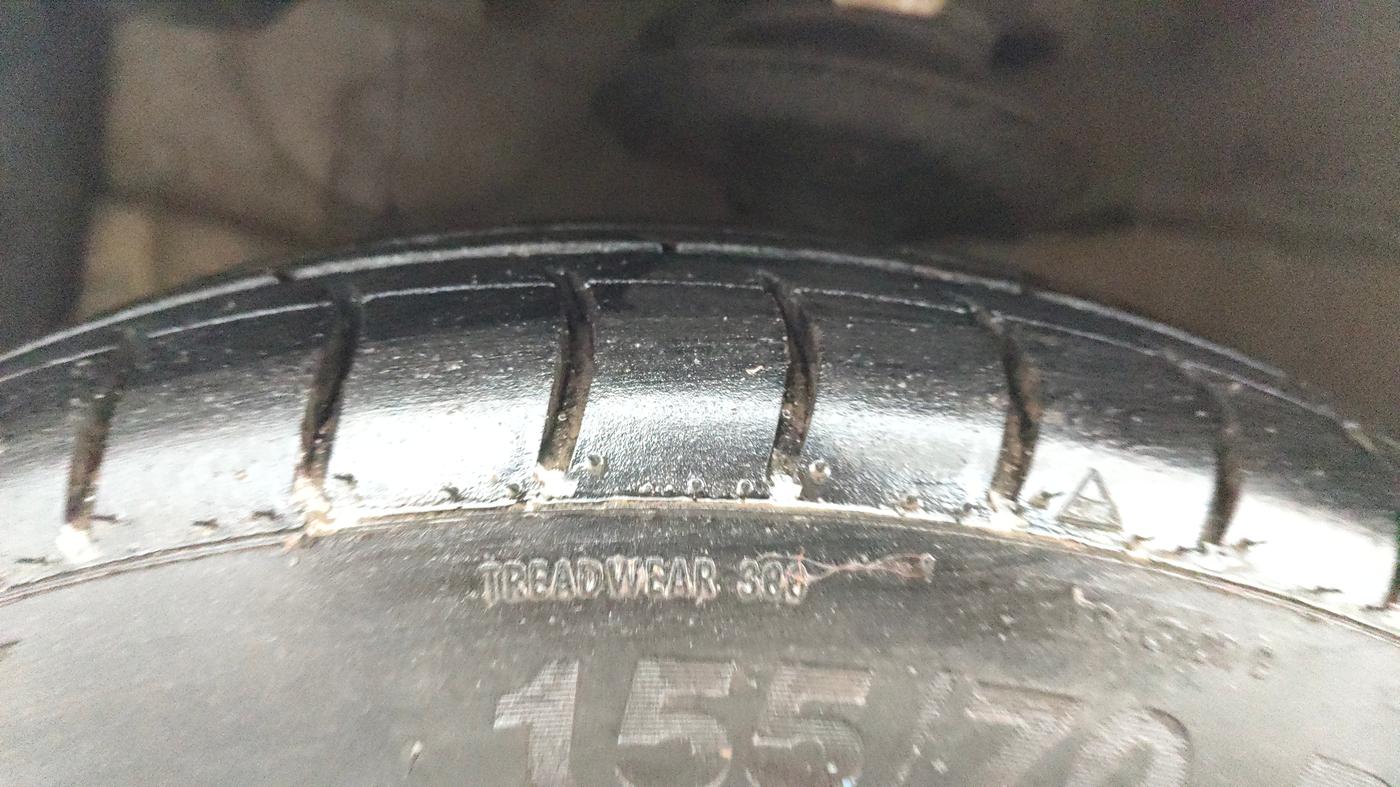 2016 Chevrolet Beat LT PETROL, Petrol, Manual, 67,256 km, Left Front Tyre Tread