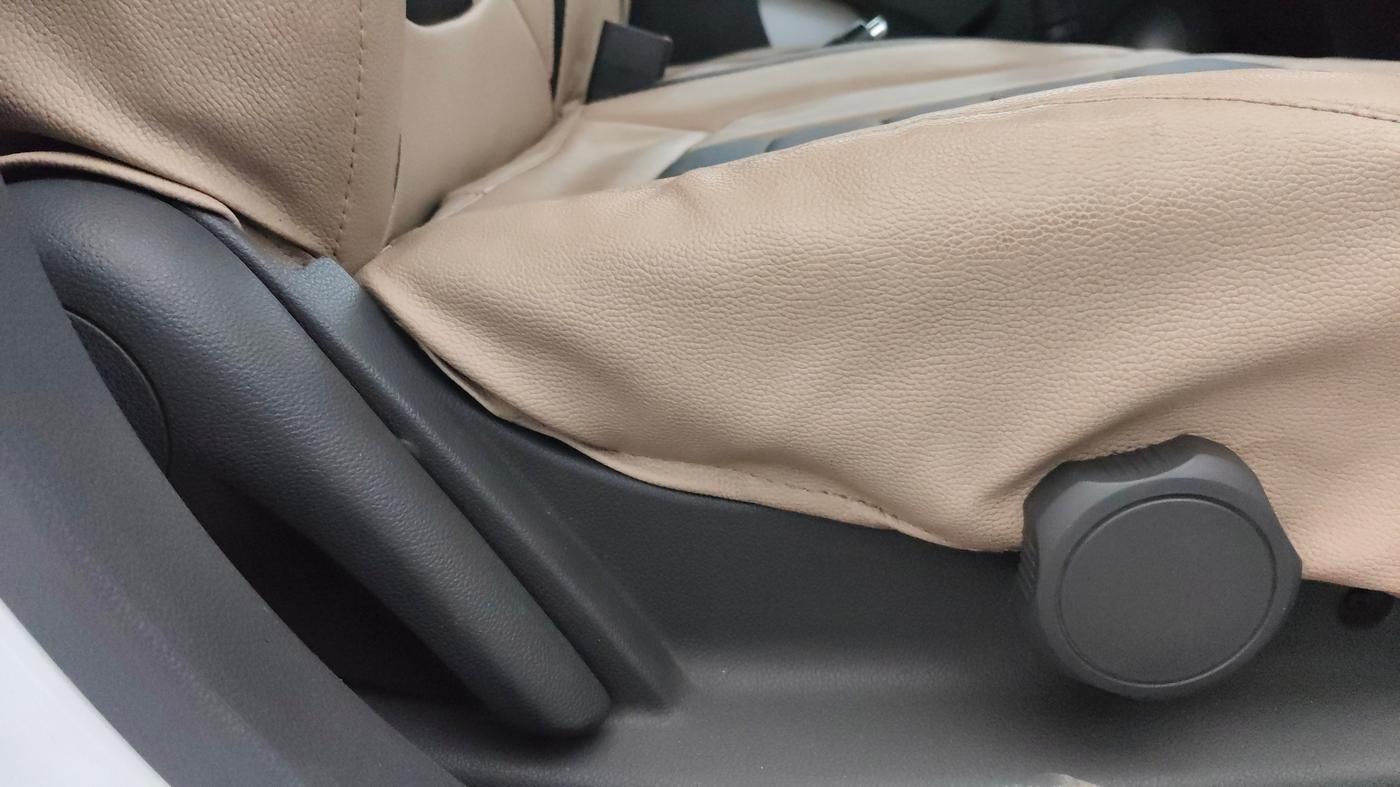 2016 Chevrolet Beat LT PETROL, Petrol, Manual, 67,256 km, Driver Side Adjustment Panel
