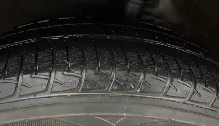 2017 Maruti Celerio VXI AMT, Petrol, Automatic, 54,321 km, Left Front Tyre Tread