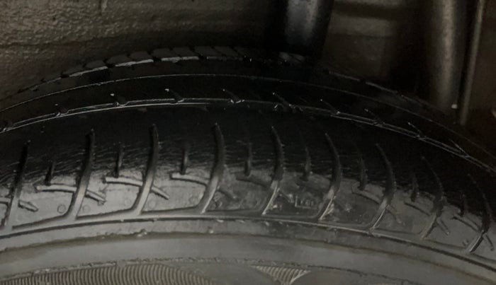 2017 Maruti Celerio VXI AMT, Petrol, Automatic, 54,321 km, Left Rear Tyre Tread