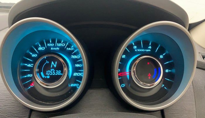 2016 Mahindra XUV500 W10, Diesel, Manual, 1,05,526 km, Odometer Image